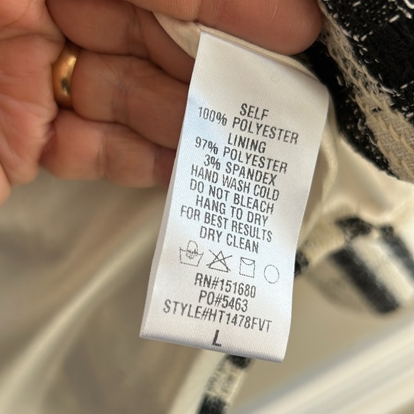 Vestique Becca Plaid Cropped Blazer Black Cream Scalloped NWT Size Medium - Picture 8 of 12